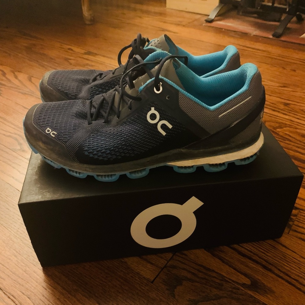 On cloud running shoes men’s - Picture 2 of 9